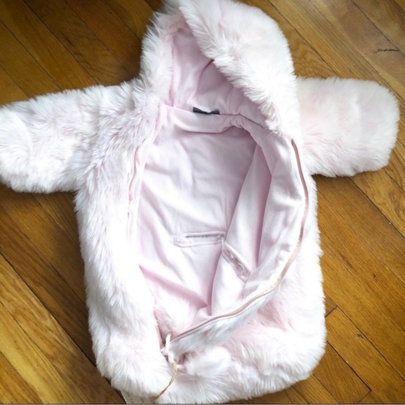 LONDON & COLE Infant Pink Faux Fur Pom Pom Baby Bunting NWT - Picture 4 of 7